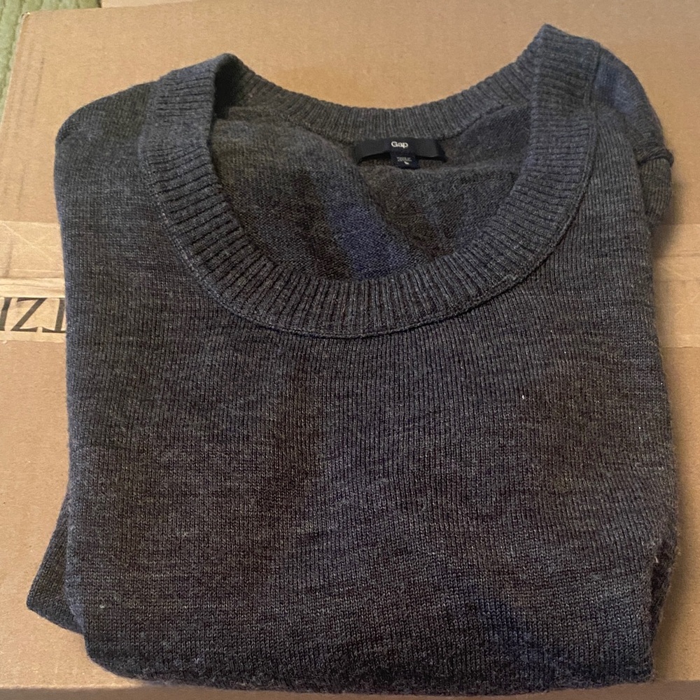 GAP ladies Charcoal Crewneck Sweater